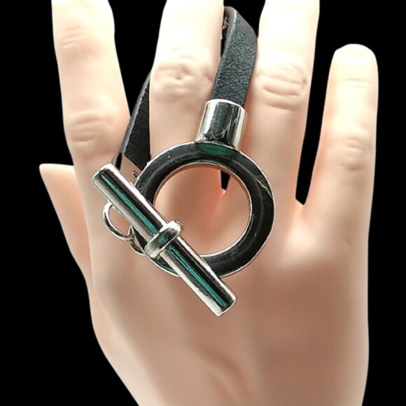 Black Leather Toggle Bracelet Unisex *Small Flaw* - Picture 2 of 14